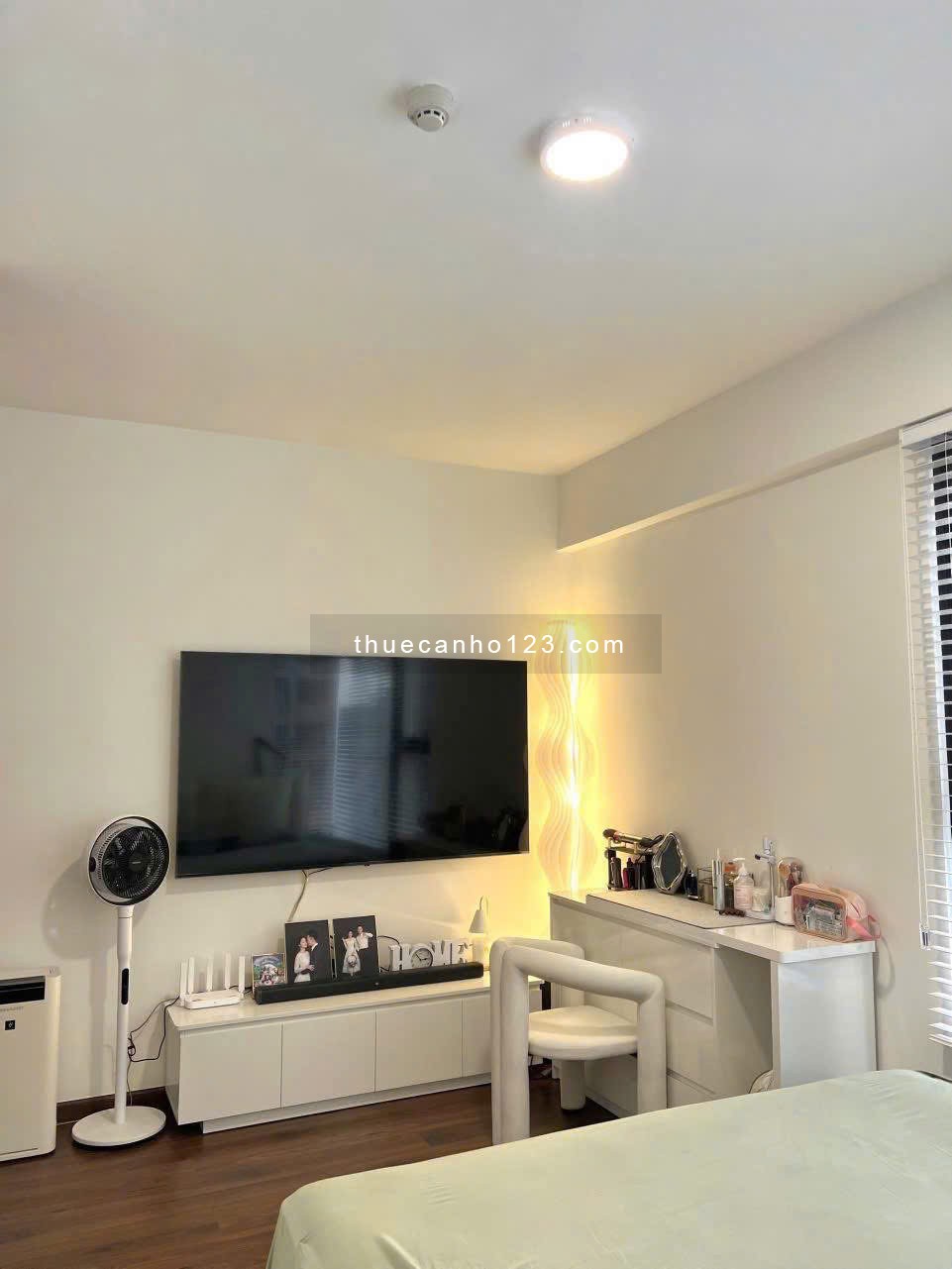 Chung cư Carillon 5, Luỹ Bán Bích, TP: 2p ngủ, 2wc, nội thất cao cấp 12tr/tháng