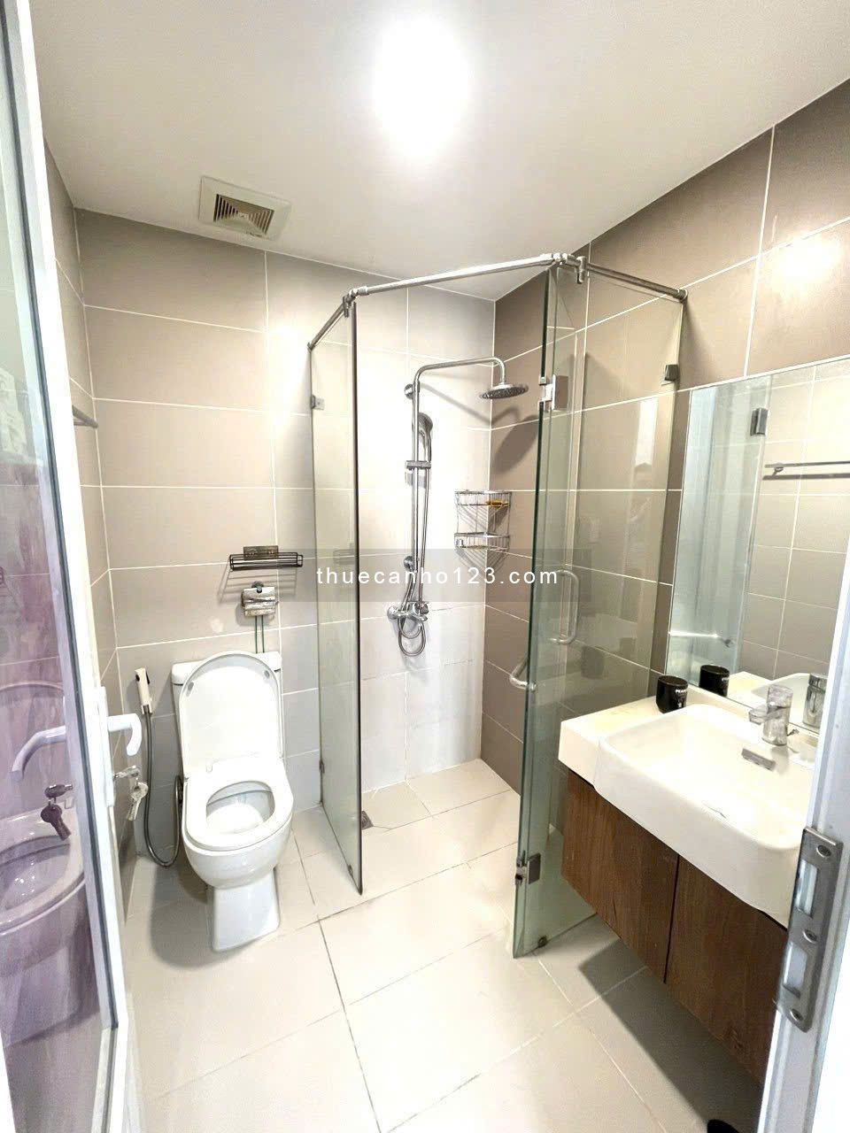 Cho thuê CHCC Central Plaza, 91 Phạm Văn Hai DT 65m2, 2PNgiá 15 tr Tân Bình HCM