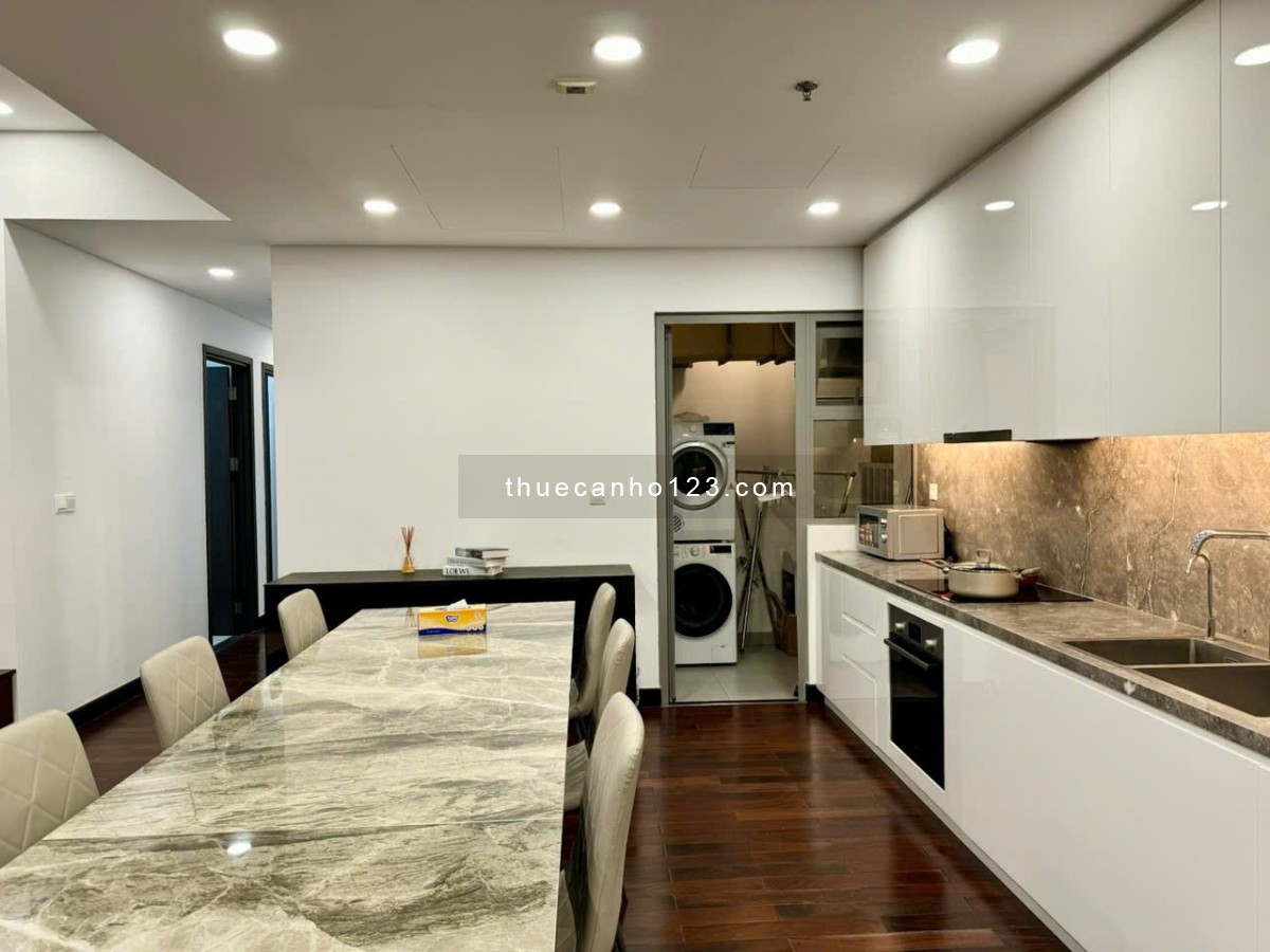 Cho thuê căn hộ 3 phòng ngủ view pháo hoa độc bản tại Empire City