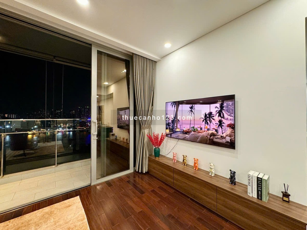 Cho thuê căn hộ 3 phòng ngủ view pháo hoa độc bản tại Empire City