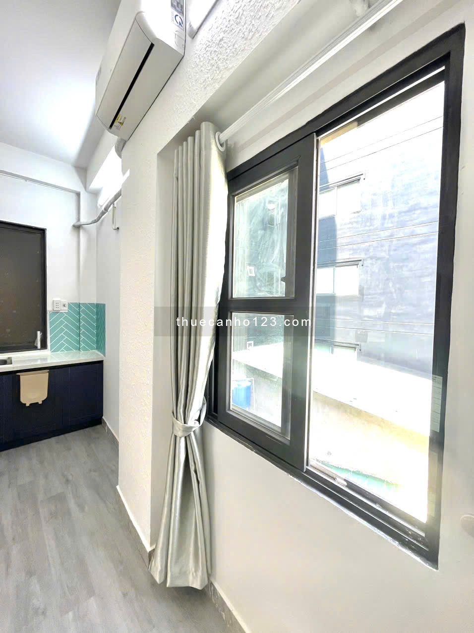 Cho thuê căn hộ ngay Hutech, P25, Bình Thạnh, 1 phòng ngủ full nội thất, giặt riêng, cách Metro 2ph