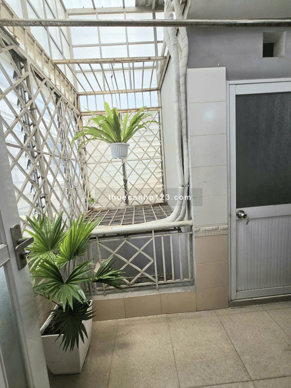 Cho thuê căn hộ 1 pn (phòng ngủ) tách bếp Quận 10 - Gần Vạn Hạnh Mall