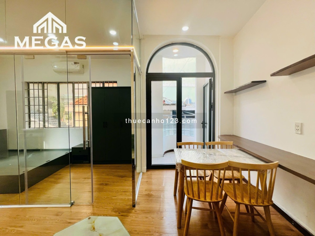 Căn hộ ngay Hutech - GTVT, 1PN full nội thất, ban công, giặt riêng