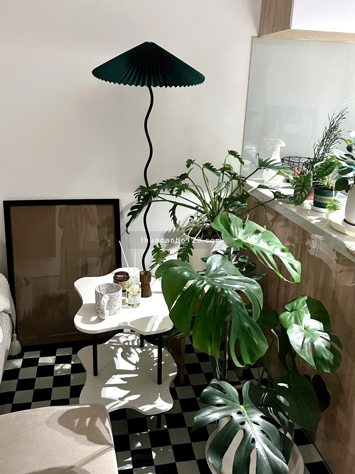 Chính chủ cho thuê căn hộ 2PN tại Iris Garden ban công Đông Nam - view sân vận động