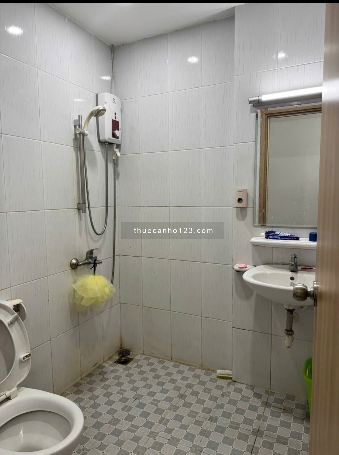 C/c Phúc yên, Phan Huy Ích, p15, TB, 77m2, 2PN, 2WC, 9tr5/th, Nhà mới.