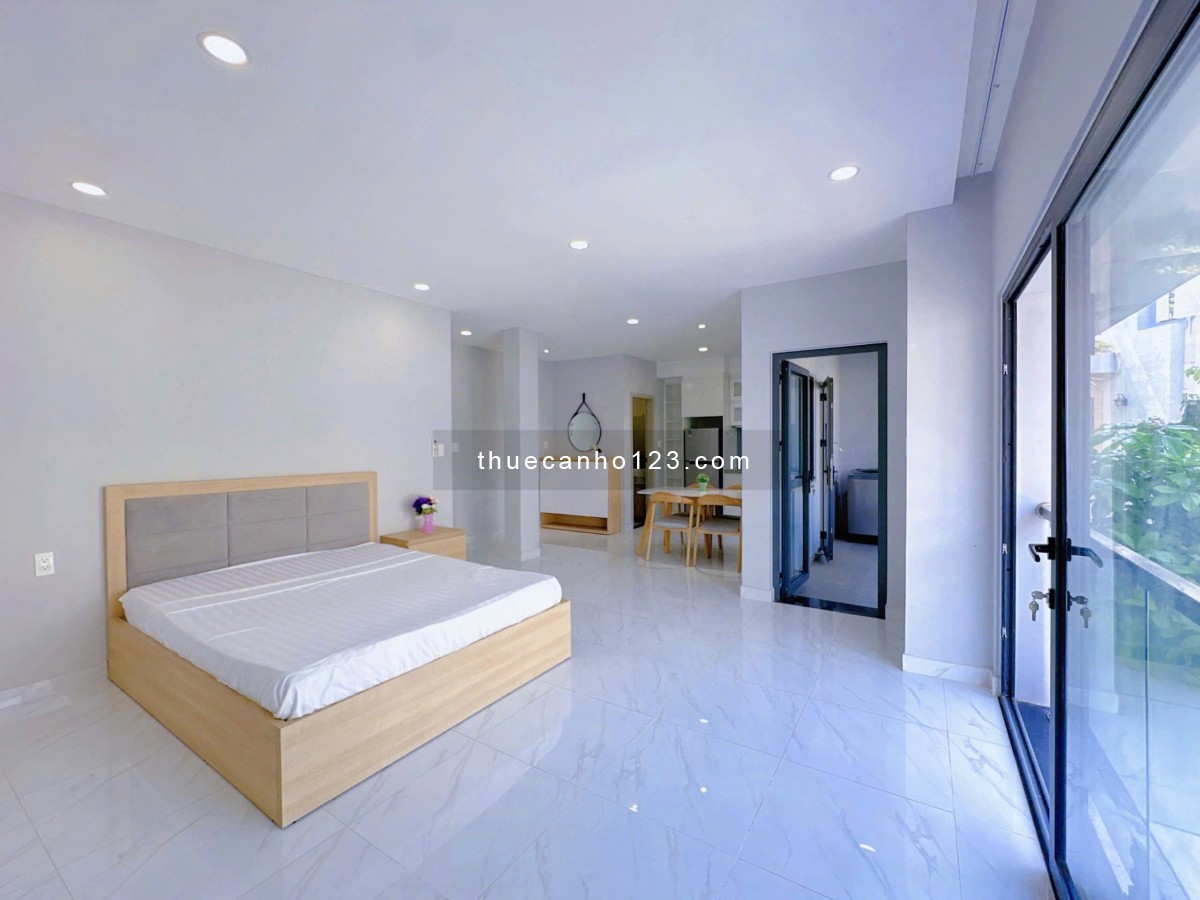Cho Thuê Căn Hộ Studio Ban Công Tươi Sáng , Rộng Rãi - Đầy Đủ Tiện Nghi - Gần LandMark 81