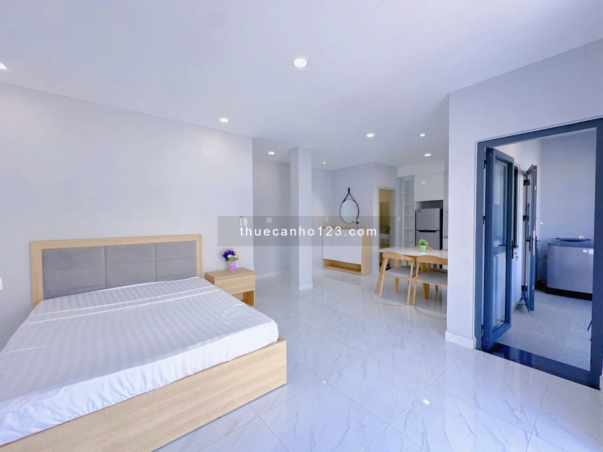 Cho Thuê Căn Hộ Studio Ban Công Tươi Sáng , Rộng Rãi - Đầy Đủ Tiện Nghi - Gần LandMark 81