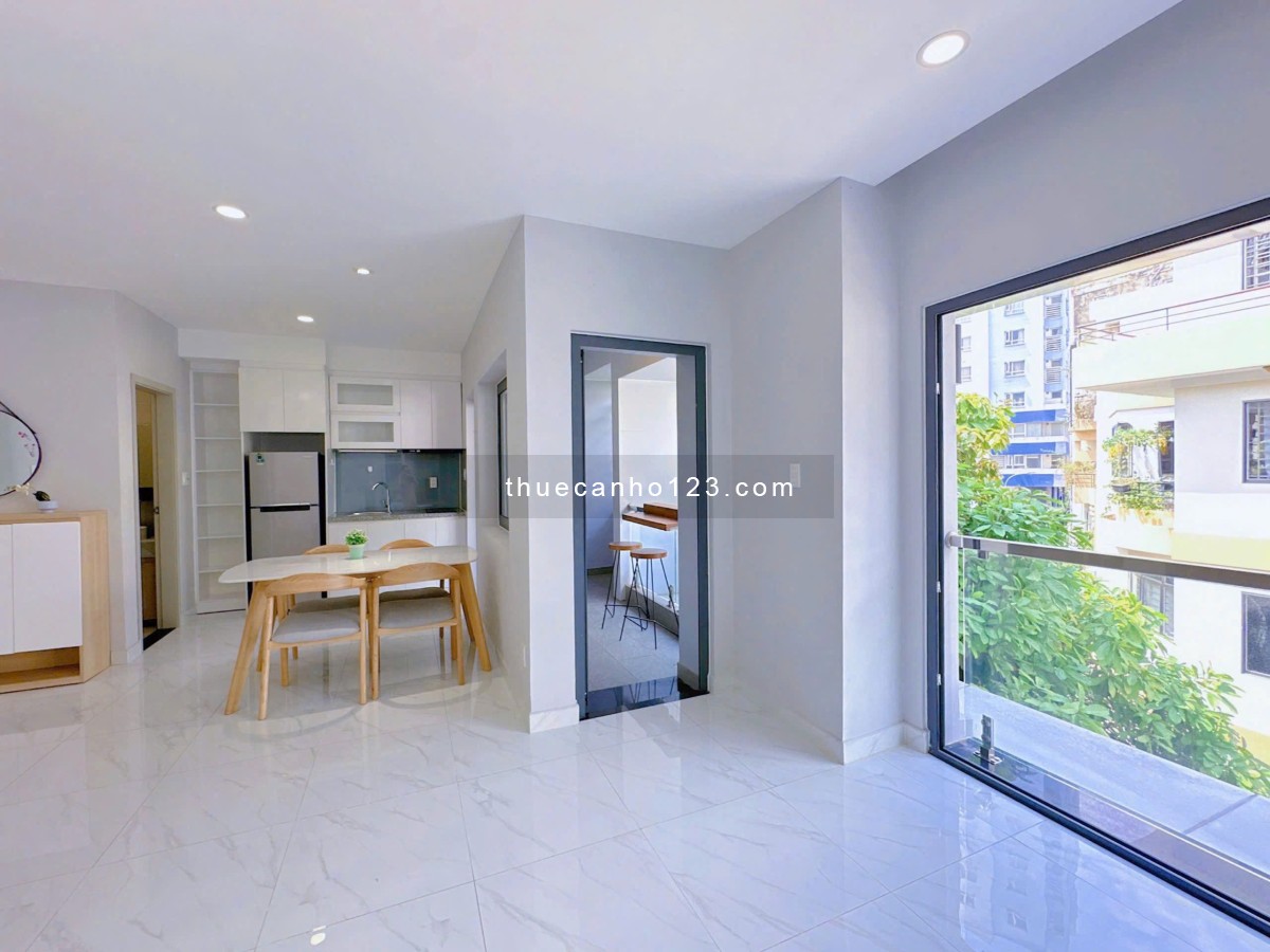 Cho Thuê Căn Hộ Studio Ban Công Tươi Sáng , Rộng Rãi - Đầy Đủ Tiện Nghi - Gần LandMark 81