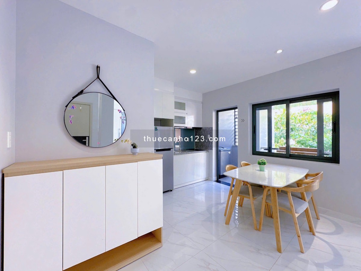 Cho Thuê Căn Hộ Studio Ban Công Tươi Sáng , Rộng Rãi - Đầy Đủ Tiện Nghi - Gần LandMark 81