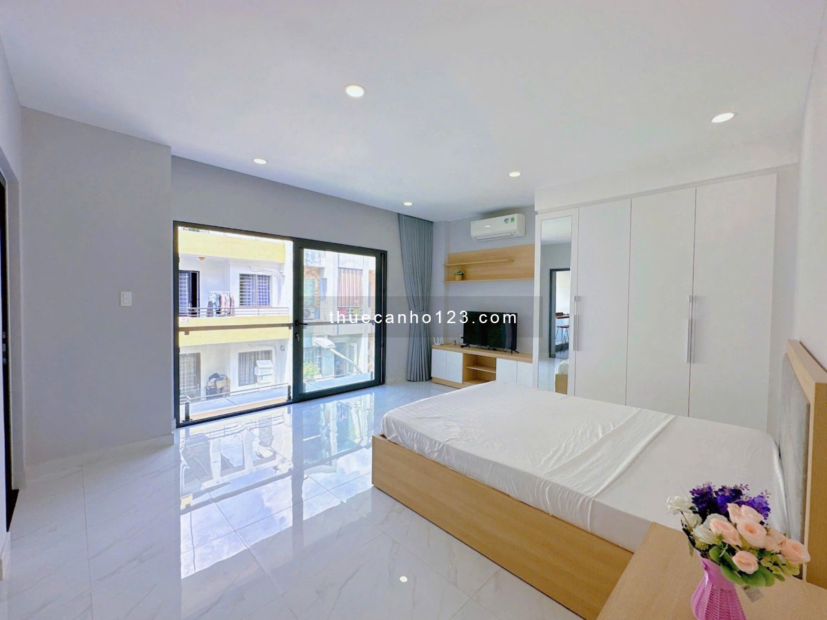 Cho Thuê Căn Hộ Studio Ban Công Tươi Sáng , Rộng Rãi - Đầy Đủ Tiện Nghi - Gần LandMark 81