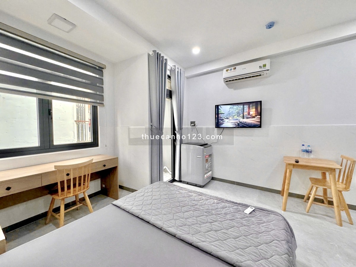 Cho thuê căn hộ 45m² có ban công, đi bộ 2 phút sang GTVT, Ngoại Thương, Hutech và 5p chạy đến HB