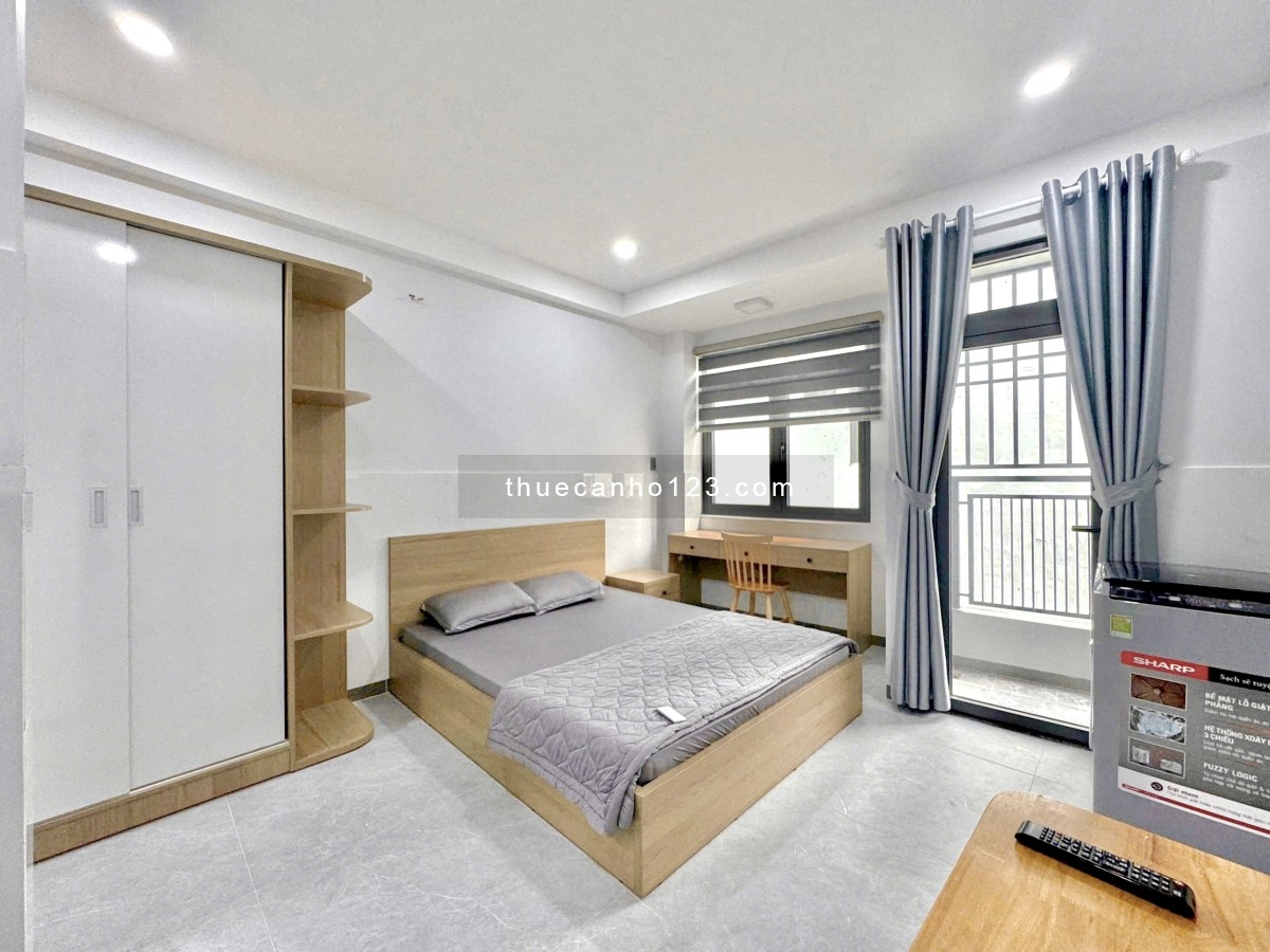 Cho thuê căn hộ 45m² có ban công, đi bộ 2 phút sang GTVT, Ngoại Thương, Hutech và 5p chạy đến HB