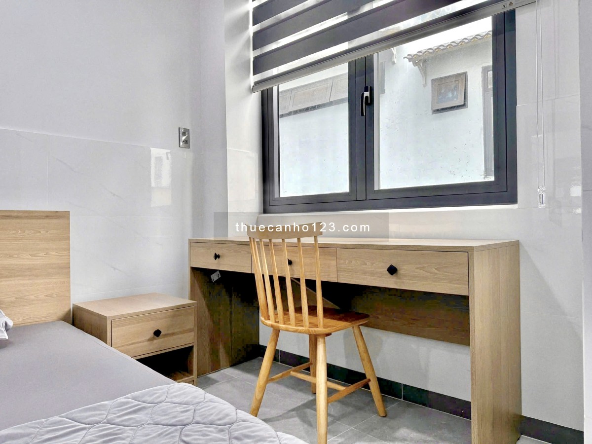 Cho thuê căn hộ 45m² có ban công, đi bộ 2 phút sang GTVT, Ngoại Thương, Hutech và 5p chạy đến HB