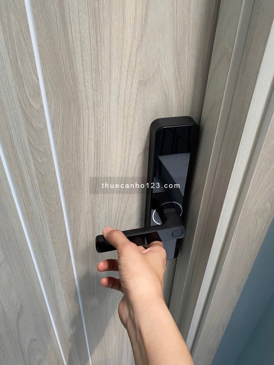 Cho thuê căn hộ 40m² có ban công ngay chợ Bà Chiểu - Full nội thất, thuận tiện đi Tân Định - Phú Nhu