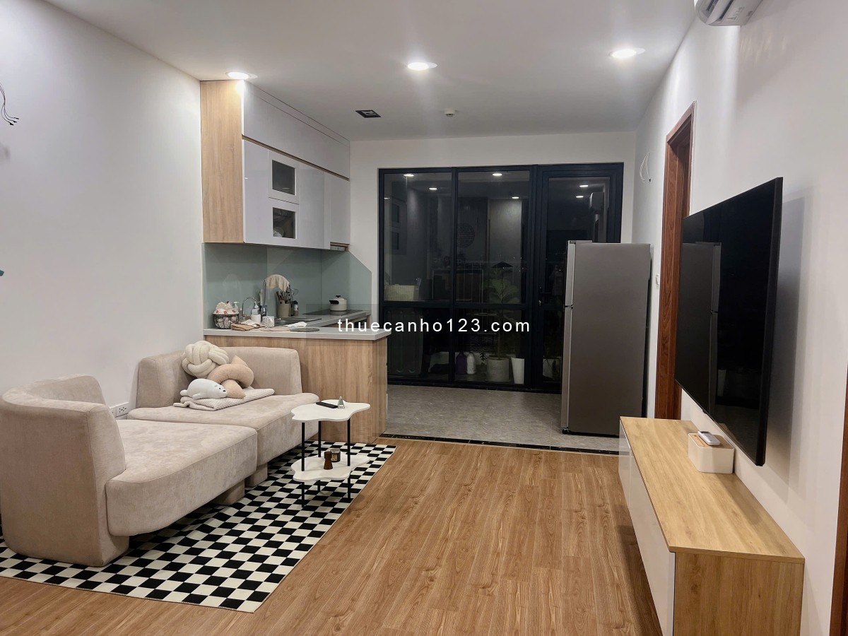 Chính chủ cho thuê căn hộ 2PN tại Iris Garden ban công Đông Nam - view sân vận động