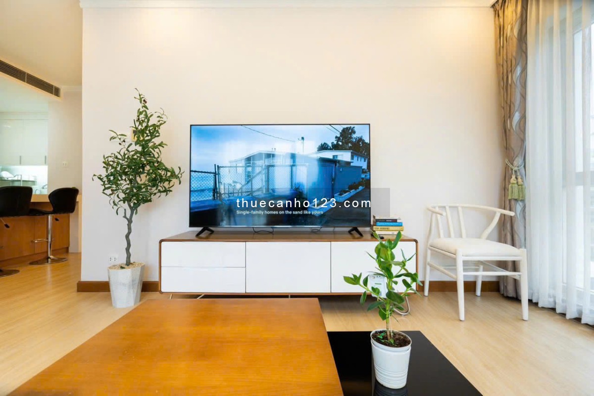 Cho thuê CC 590 CMT8 Q.3. DT 115m2, 3PN, 2WC. Full NT. Giá chỉ 14 tr/th