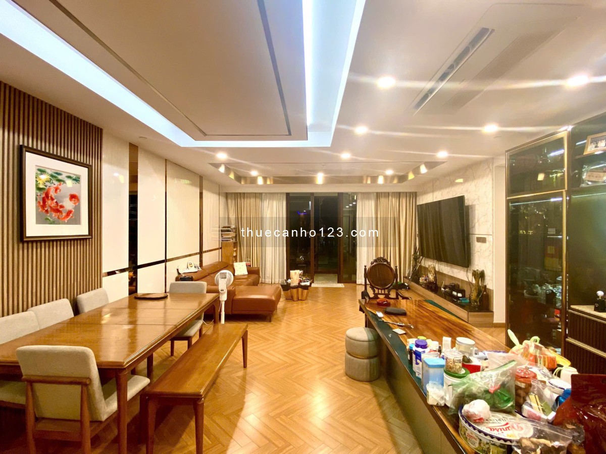 Cho thuê Căn hộ cao cấp Metropole 168m² – 4PN, 3WC, thang máy riêng - 90tr/tháng