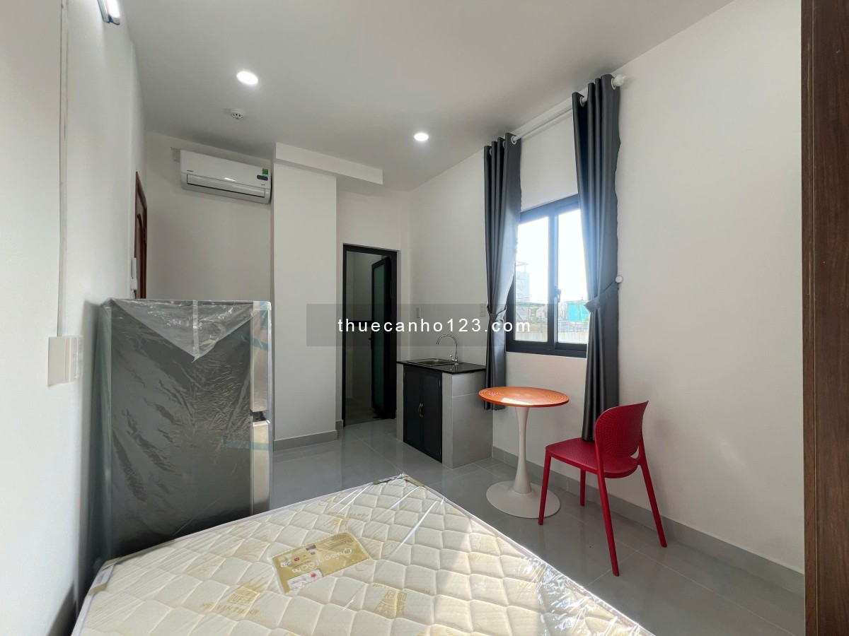 Cho thuê căn hộ ngay ĐH Văn Lang CS2 - Studio full nội thất 25m² - Thang máy - Giáp Q1