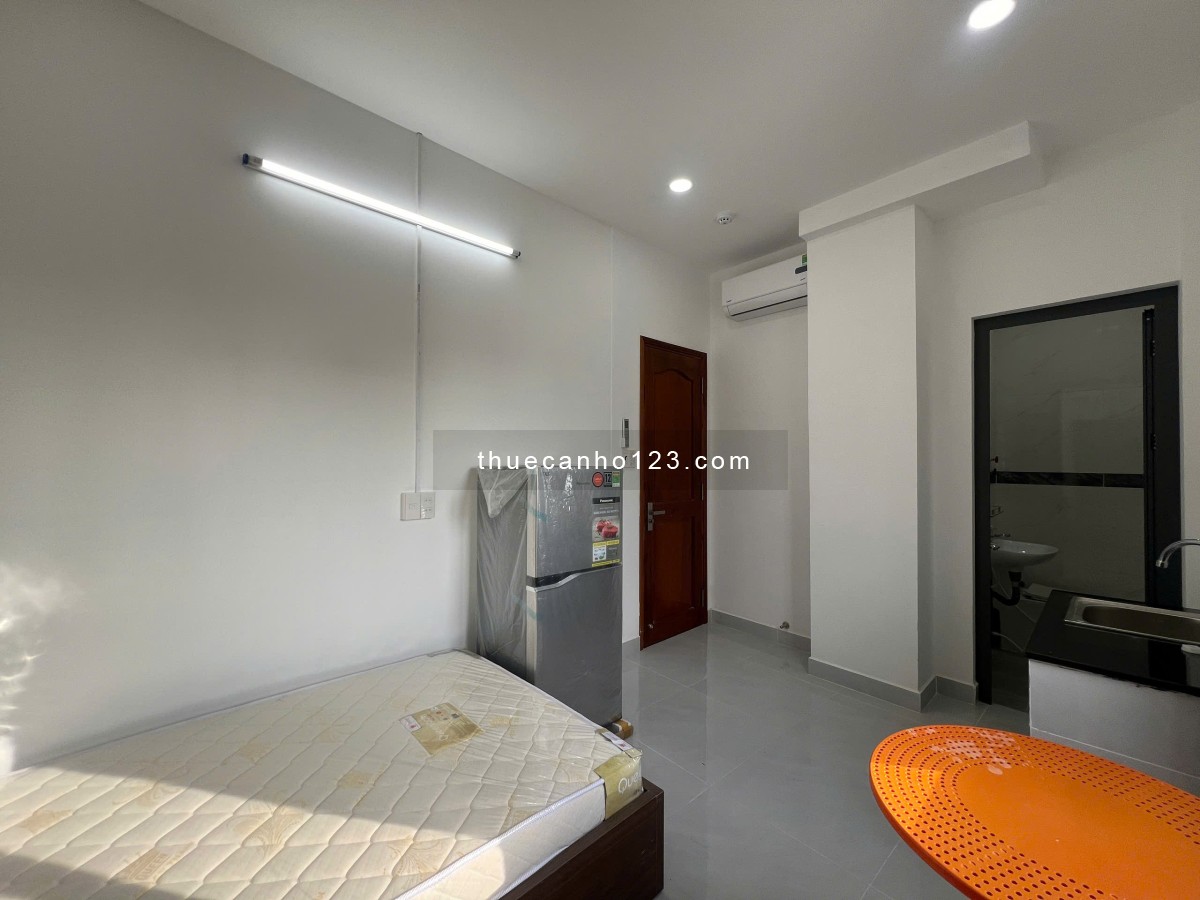 Cho thuê căn hộ ngay ĐH Văn Lang CS2 - Studio full nội thất 25m² - Thang máy - Giáp Q1