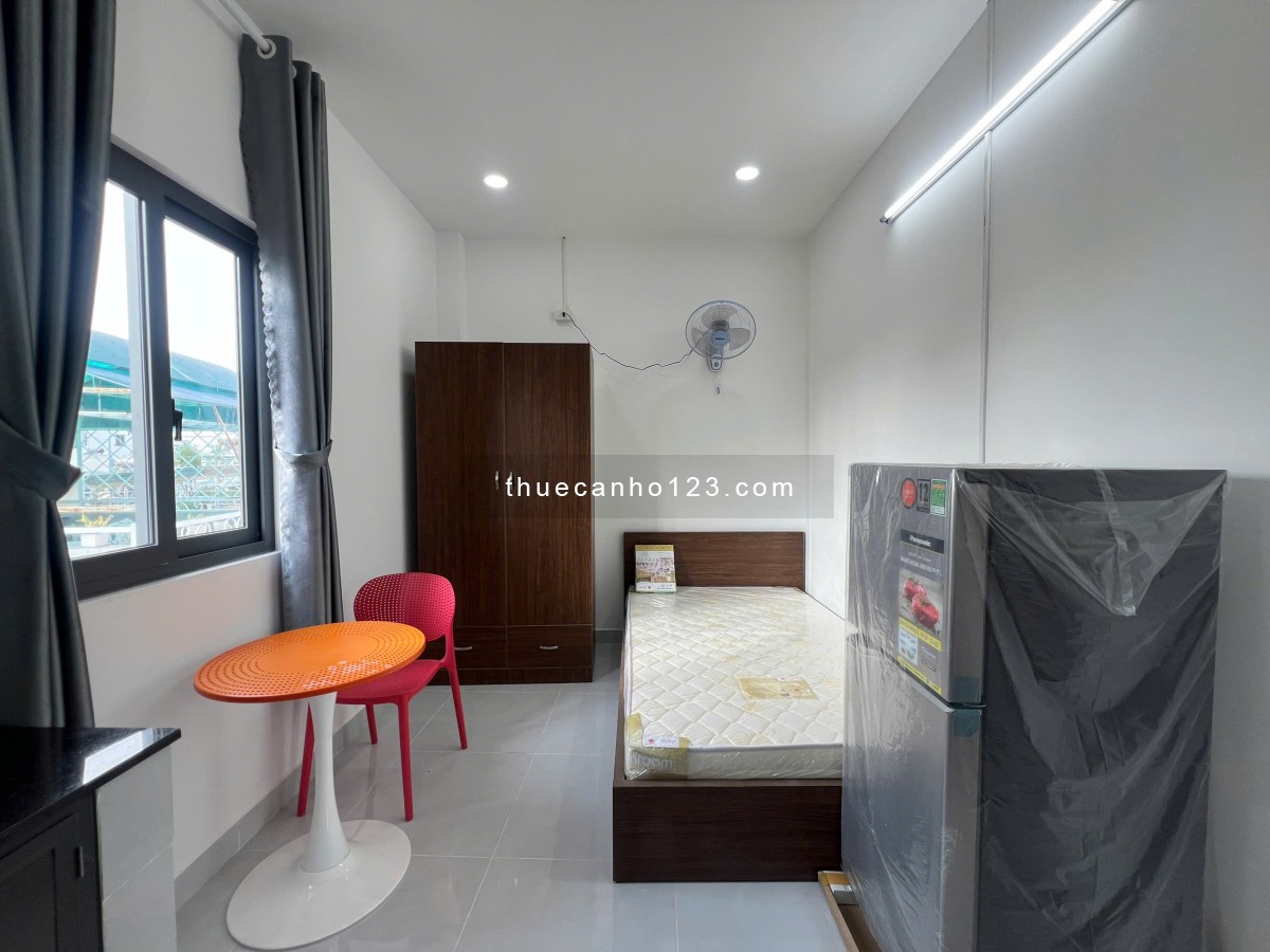 Cho thuê căn hộ ngay ĐH Văn Lang CS2 - Studio full nội thất 25m² - Thang máy - Giáp Q1
