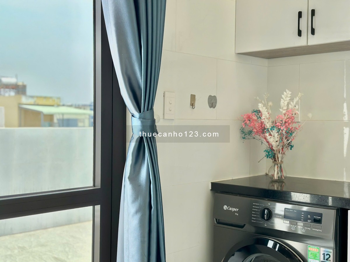Căn Hộ 1 Phòng Ngủ Full Nội Thất, Thang Máy, Giặt Riêng. Ngay Ngã Tư Hàng Xanh và Đại Học Văn Lang