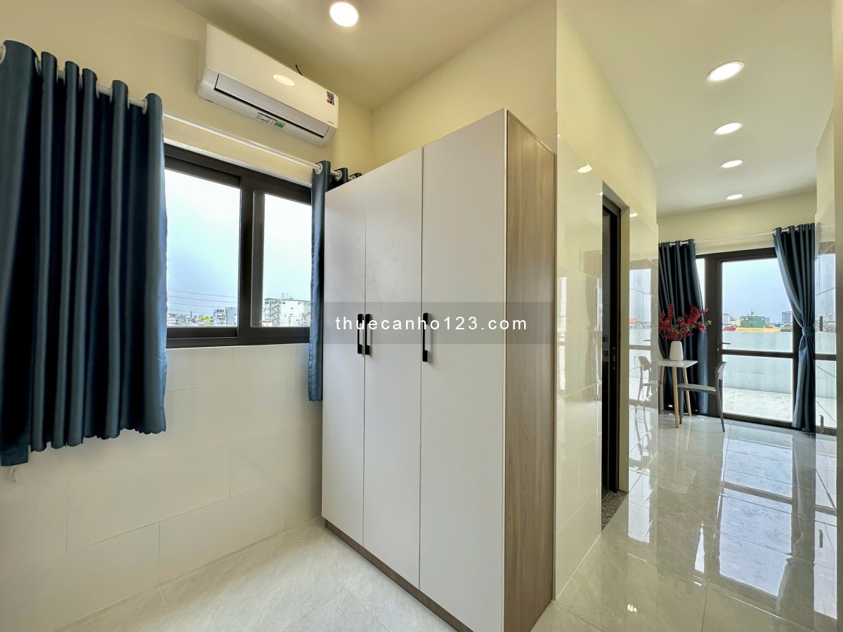 Căn Hộ 1 Phòng Ngủ Full Nội Thất, Thang Máy, Giặt Riêng. Ngay Ngã Tư Hàng Xanh và Đại Học Văn Lang