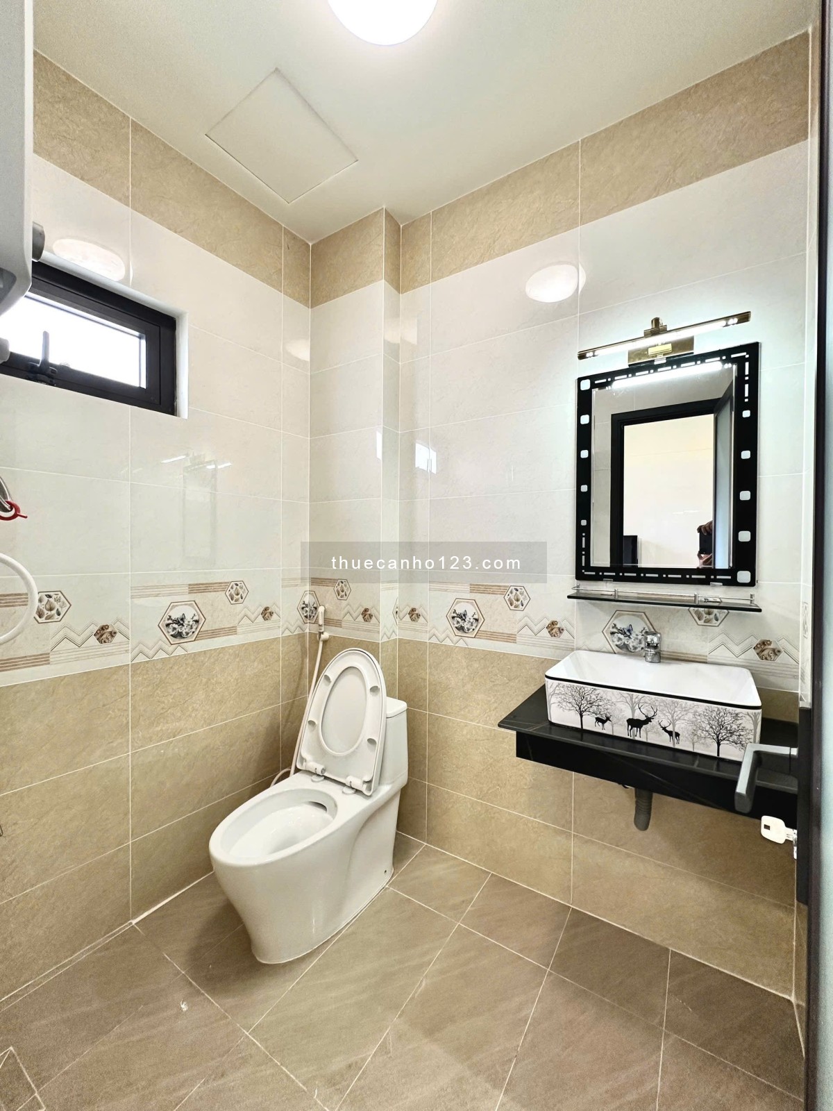 Căn Hộ 1 Phòng Ngủ Full Nội Thất, Thang Máy, Giặt Riêng. Ngay Ngã Tư Hàng Xanh và Đại Học Văn Lang