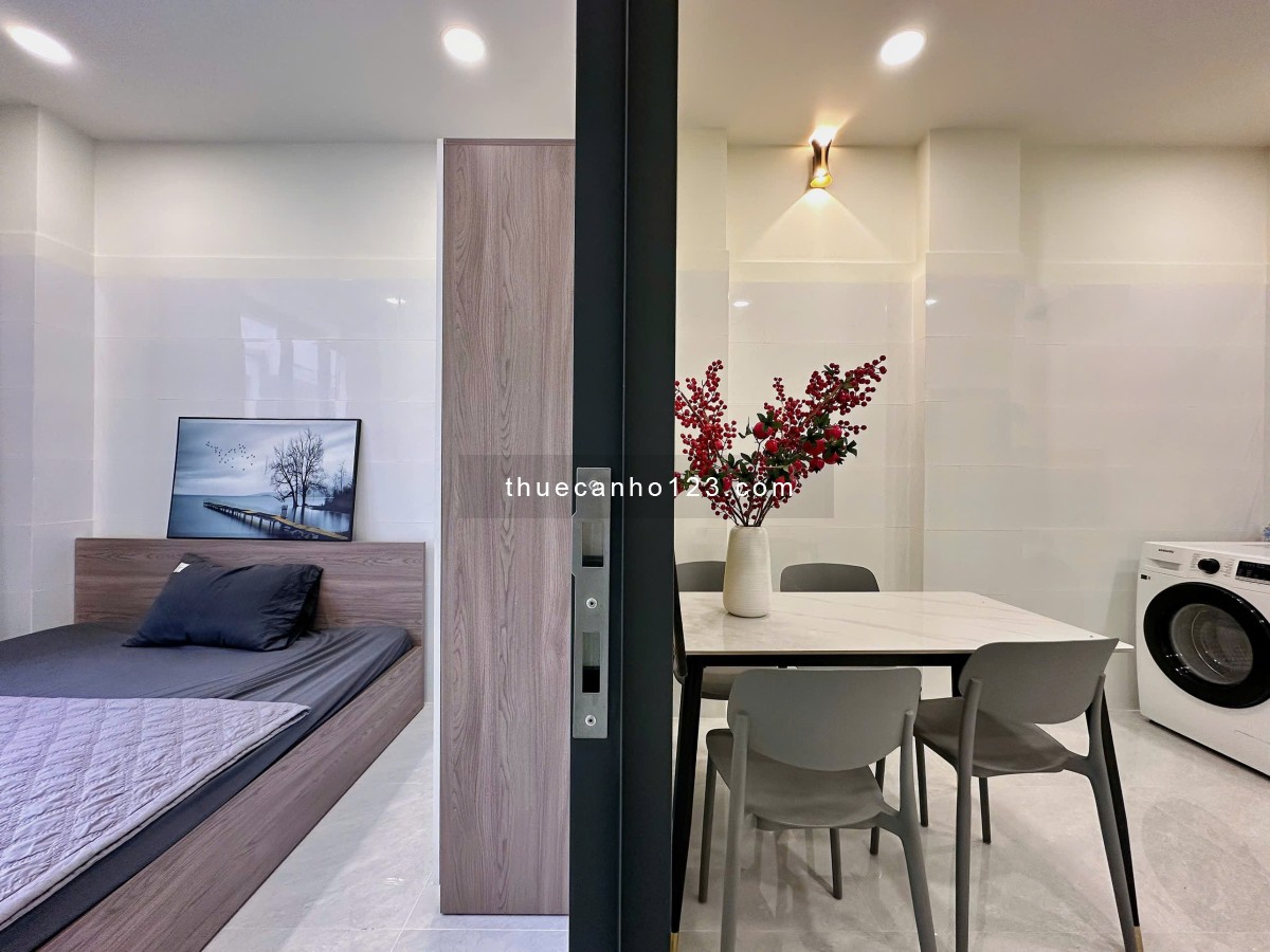 Căn Hộ 1 Phòng Ngủ Full Nội Thất, Thang Máy, Giặt Riêng. Ngay Ngã Tư Hàng Xanh và Đại Học Văn Lang