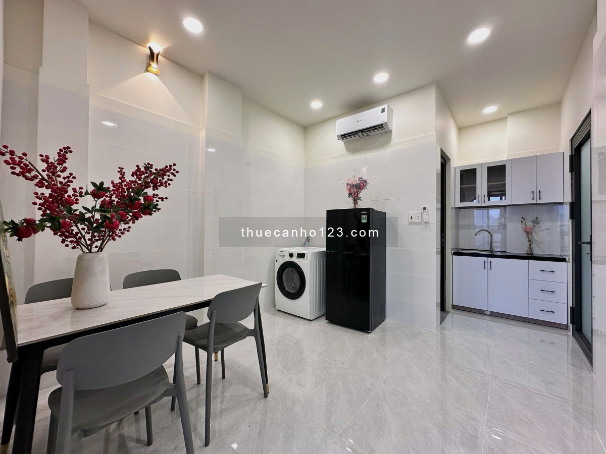 Căn Hộ 1 Phòng Ngủ Full Nội Thất, Thang Máy, Giặt Riêng. Ngay Ngã Tư Hàng Xanh và Đại Học Văn Lang