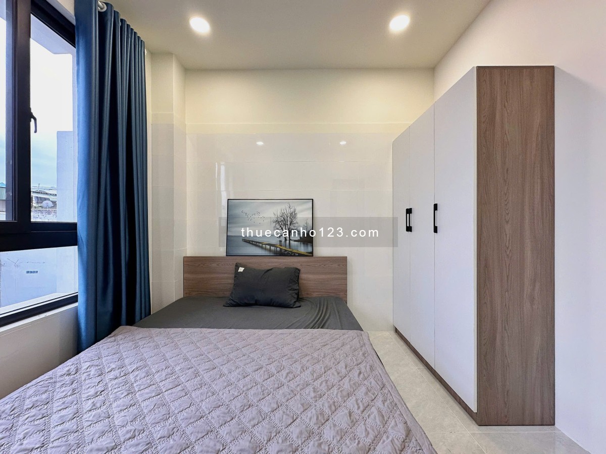Căn Hộ 1 Phòng Ngủ Full Nội Thất, Thang Máy, Giặt Riêng. Ngay Ngã Tư Hàng Xanh và Đại Học Văn Lang