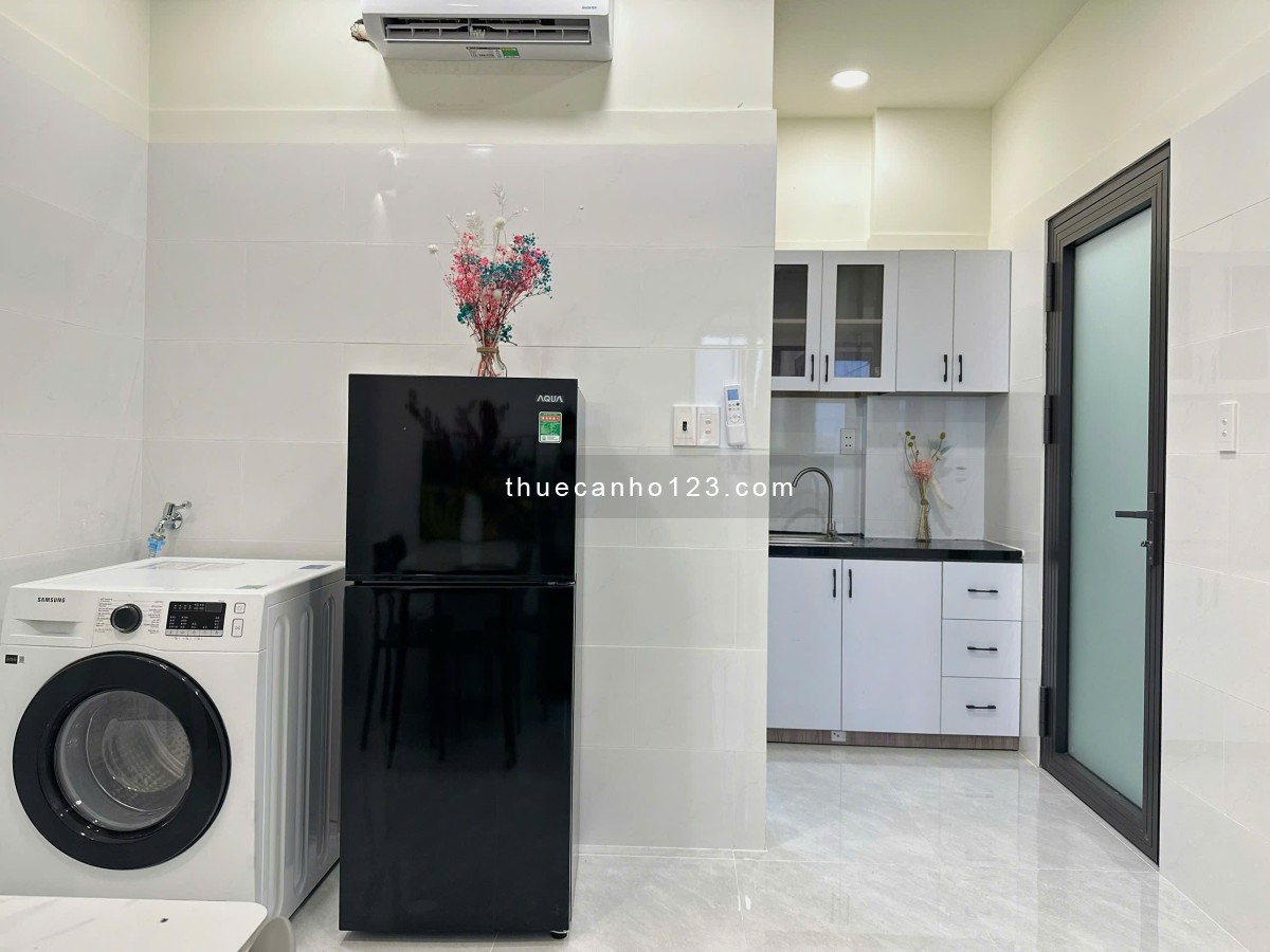 Căn Hộ 1 Phòng Ngủ Full Nội Thất, Thang Máy, Giặt Riêng. Ngay Ngã Tư Hàng Xanh và Đại Học Văn Lang