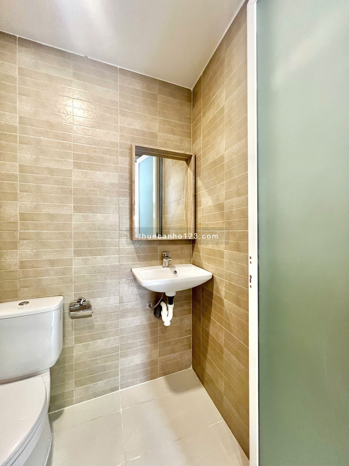 Căn Hộ Mới 100% Gần ĐH Hồng Bàng, Chung cư B2 Trường Sa, Full NT, Ban công View Landmark