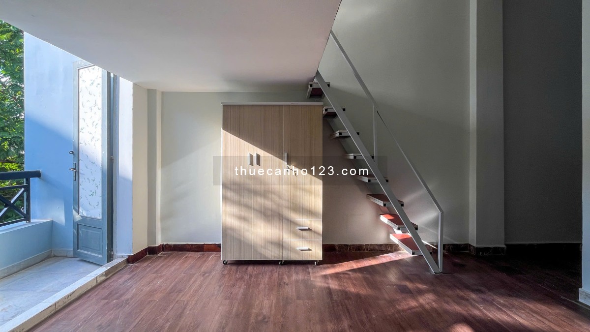 Cho Thuê Căn Hộ Có Gác Gần Đại Học ISB Full Nội Thất Nhận 4ng4xe, Full Nội Thất Balcony/Cửa Sổ Trời
