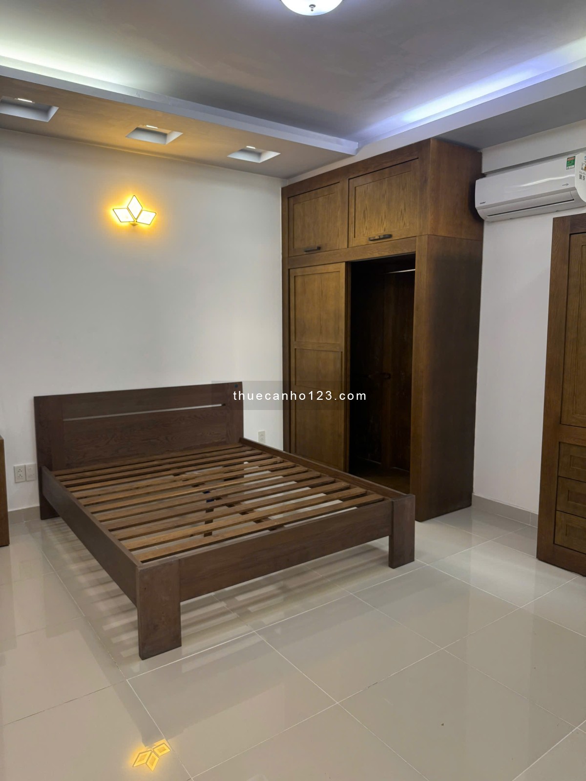 Cho thuê căn hộ Riverside Residence - Phú Mỹ Hưng. 130M2, 3PN, 3WC, giá chỉ 28tr/tháng.