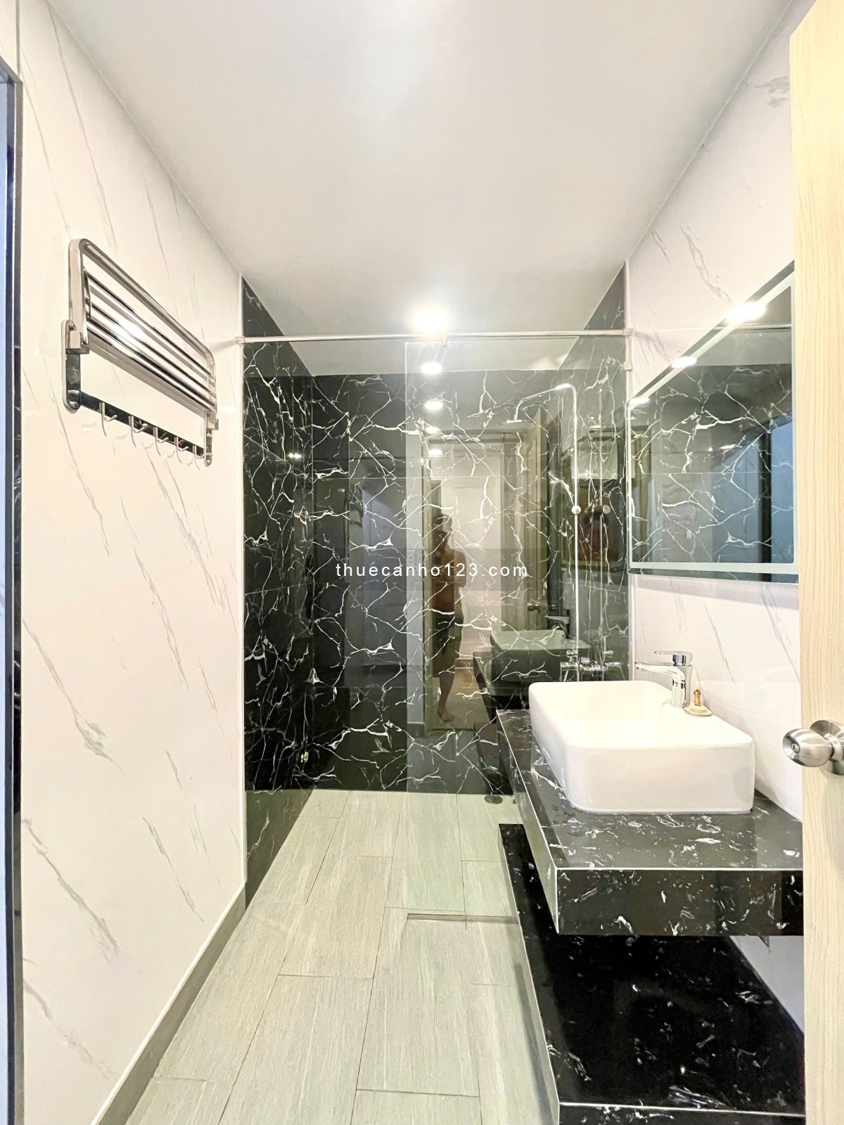 1 PN, 1Phòng khách, tách bếp, bàn làm việc, bàn trang điểm, gần Q3, Phú Nhuận, Gò Vấp