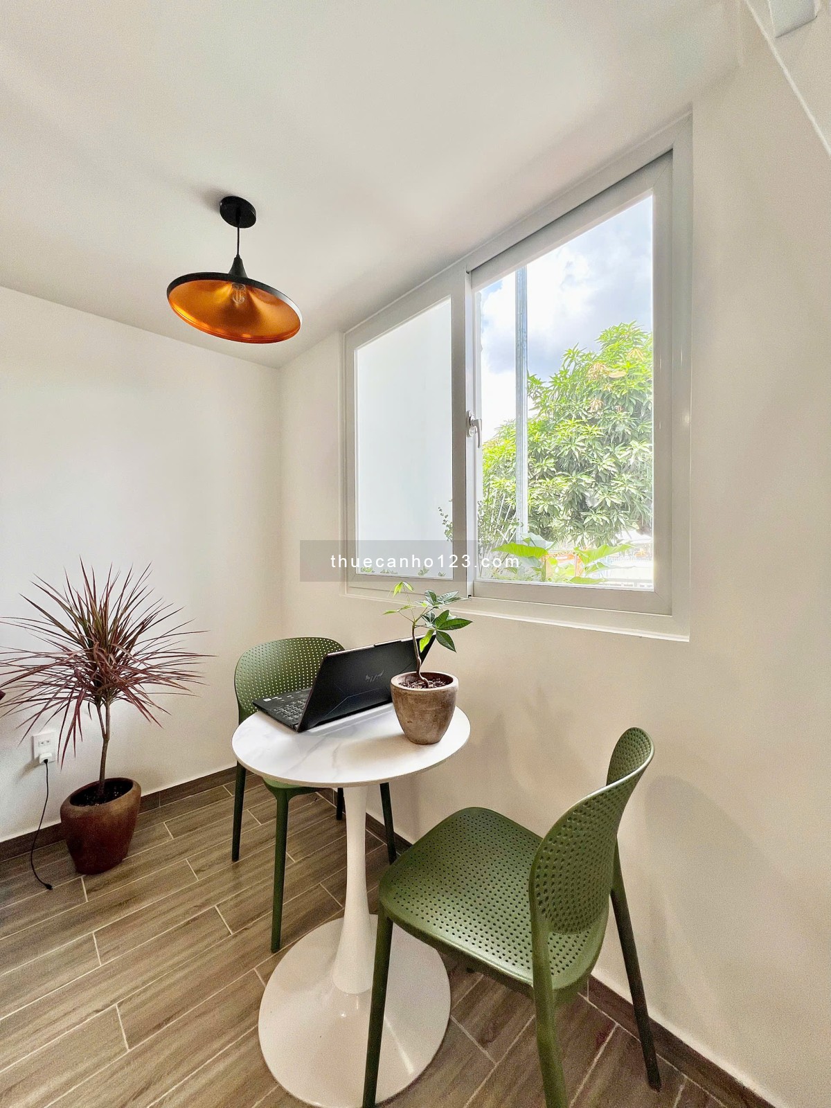 Căn Hộ Mới 100% Gần ĐH Hồng Bàng, Chung cư B2 Trường Sa, Full NT, Ban công View Landmark