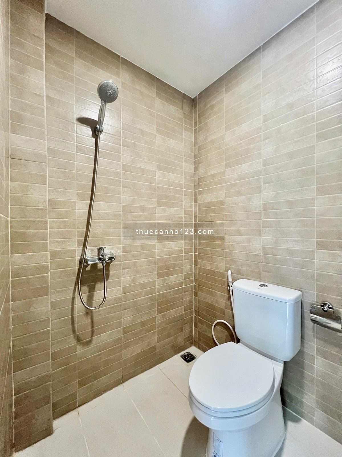 Căn Hộ Mới 100% Gần ĐH Hồng Bàng, Chung cư B2 Trường Sa, Full NT, Ban công View Landmark