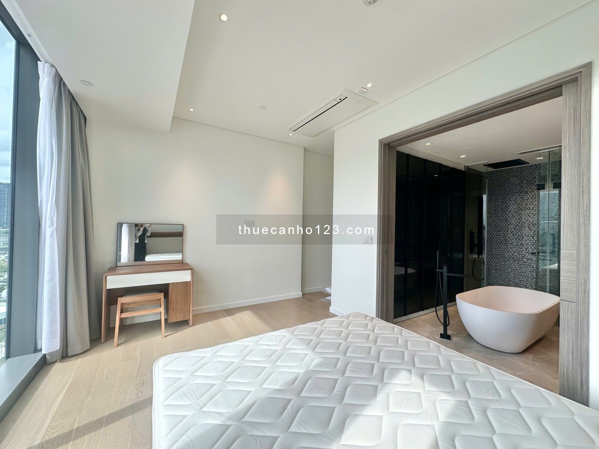 Cho thuê căn hộ 3 phòng ngủ tại Opera Residences, trung tâm của các biểu tượng thành phố.