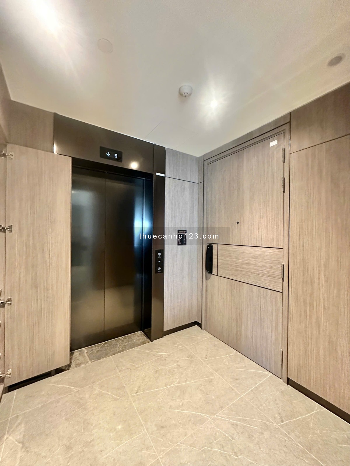 Cho thuê căn hộ 3 phòng ngủ tại Opera Residences, trung tâm của các biểu tượng thành phố.