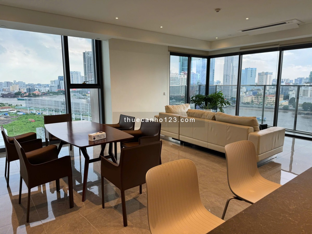 Cho thuê căn hộ 3 phòng ngủ | Phòng ngủ hướng ra cầu Ba Son biểu tượng của thành phố cực lộng lẫy