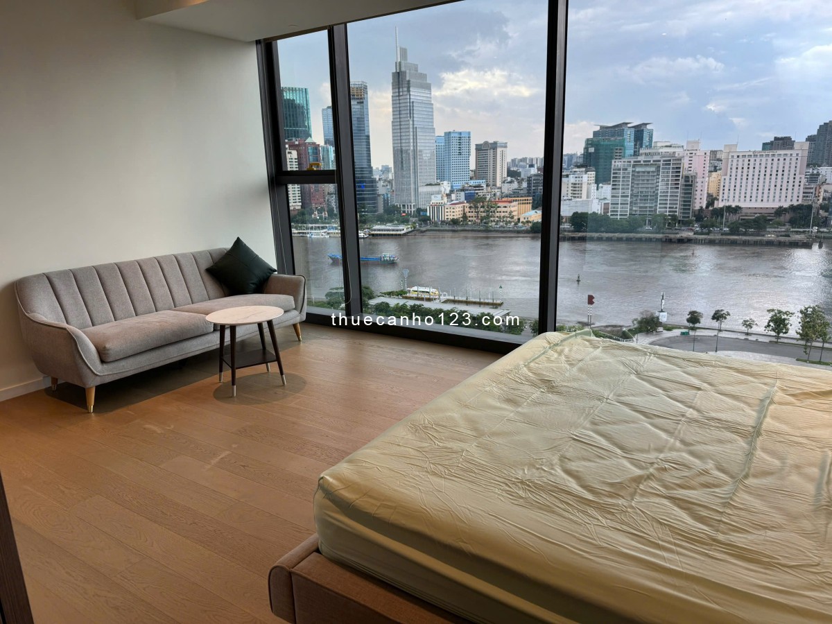 Cho thuê căn hộ 3 phòng ngủ | Phòng ngủ hướng ra cầu Ba Son biểu tượng của thành phố cực lộng lẫy