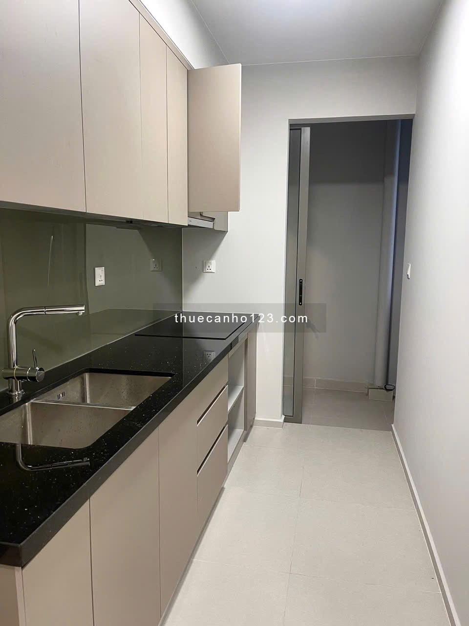 CC Carillon 5, TP, đường Luỹ Bán Bích có 2pn 2wc, ban công, nt mới, 12tr