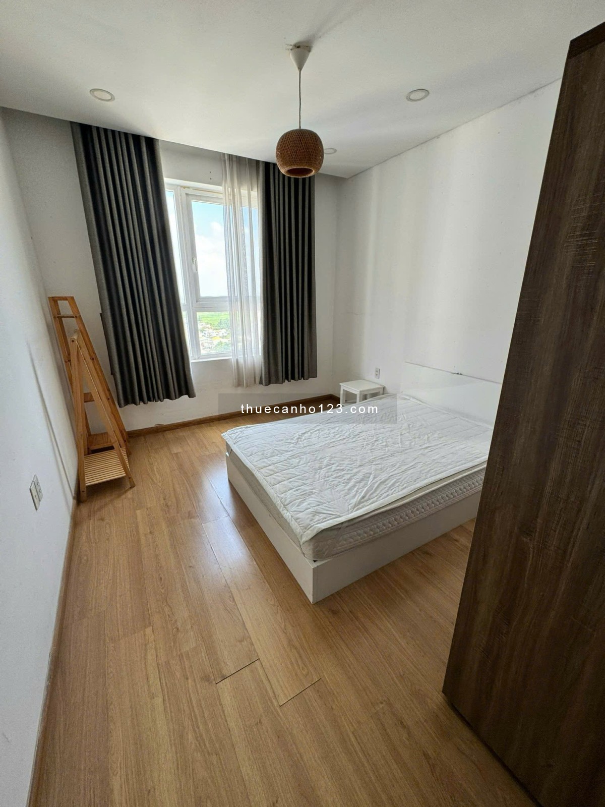 Tôi cần cho thuê căn hộ Hưng Phát Silver Star mặt tiền Nguyễn Hữu Thọ