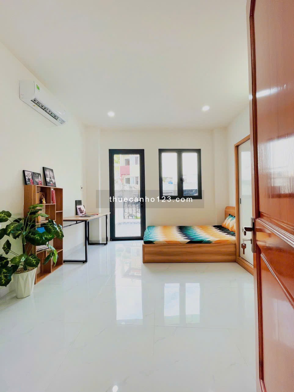 Cho Thuê Căn Hộ Dịch Vụ Full Nội Thất, Ban Công Thoáng Mát, Gần Đại Học Văn Hiến