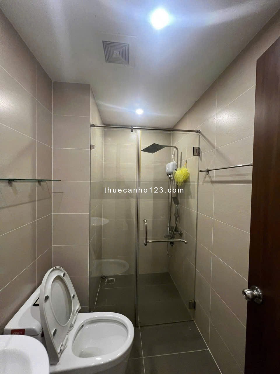 Chung cư Carillon 5, Luỹ Bán Bích, TP: 2p ngủ rộng, 2wc, có nt 11tr/th