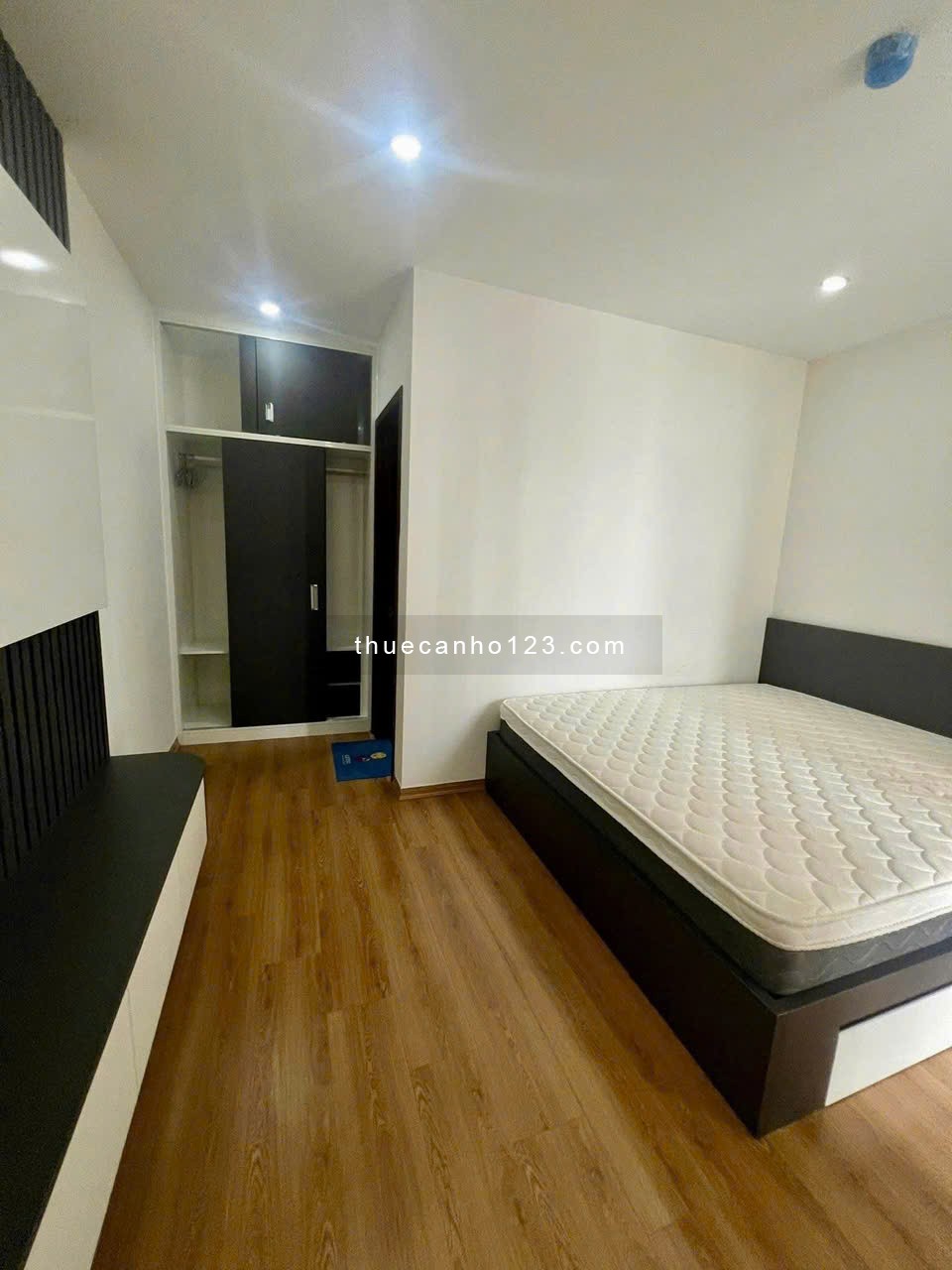 Chung cư Carillon 5, Luỹ Bán Bích, TP: 2p ngủ rộng, 2wc, có nt 11tr/th