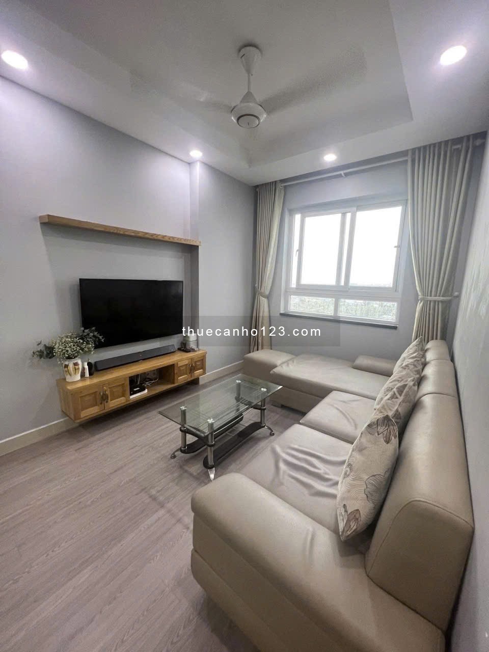 Chung cư 10A Trần Nhật Duật, Tân Định, Q1: 69m2, 1PN, nội thất 10triệu