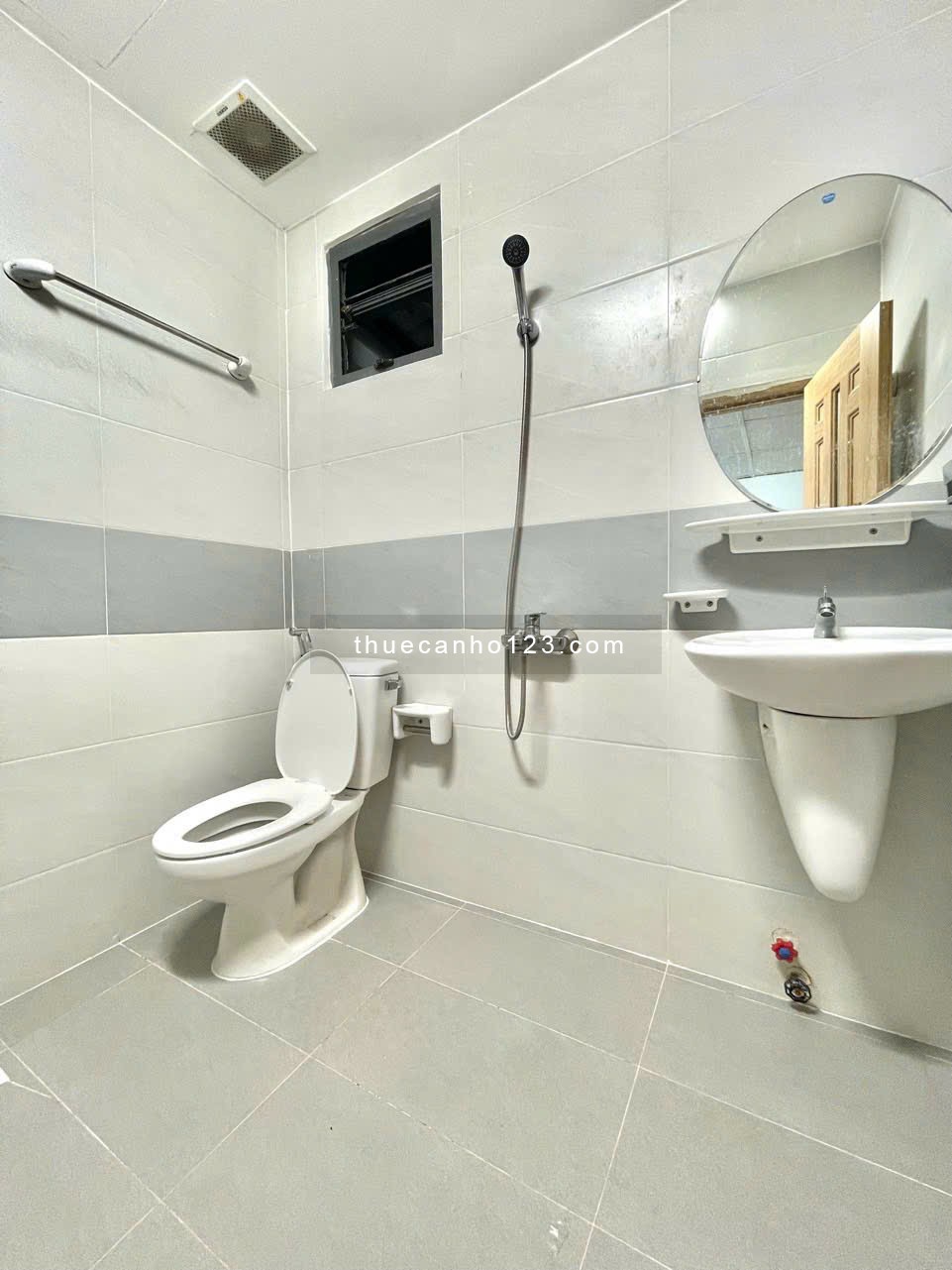 Cho thuê căn hộ - Duplex full nội thất - Ngay ĐH HTech, GTVT, Ngoại Thương - Ở được 4 người