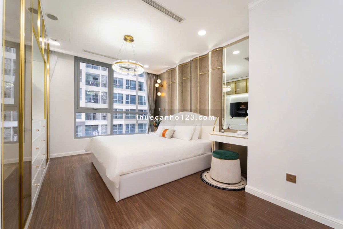 Cần cho thuê gấp căn hộ 2PN tòa Central tại Vinhomes Central Park