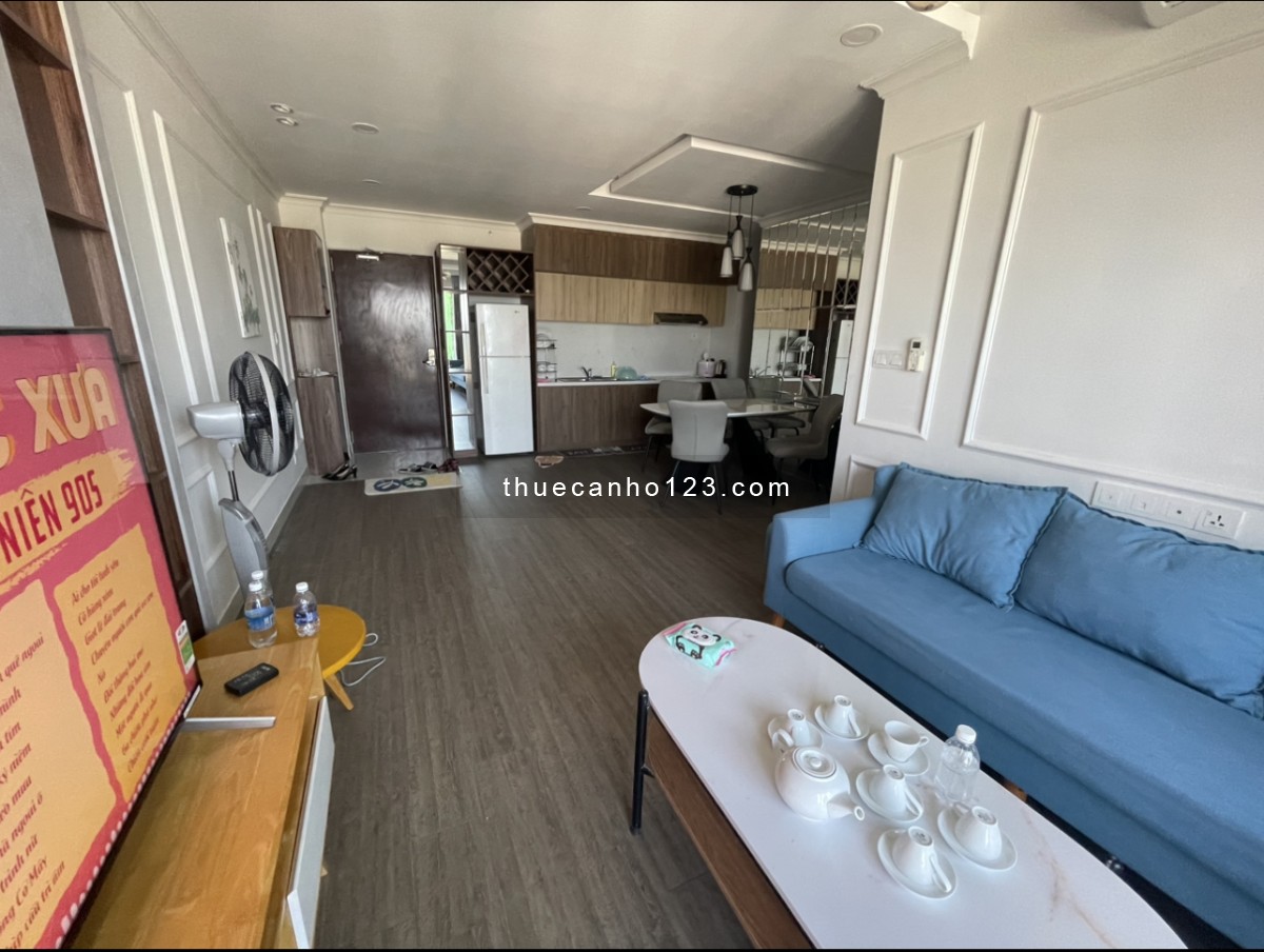 Cho thuê căn hộ 2 phòng ngủ diện tích 72m2, đầy đủ nội thất hiện đại